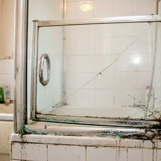 Cracked glass
